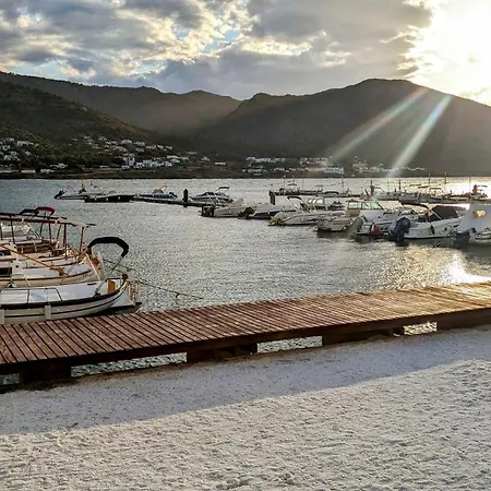 Un Raco A L'alt Emporda * El Port De La Selva